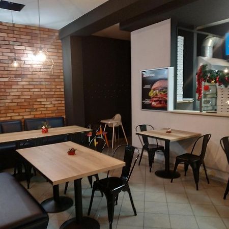 Pokoje Nad Pizzeria Poznań Eksteriør billede