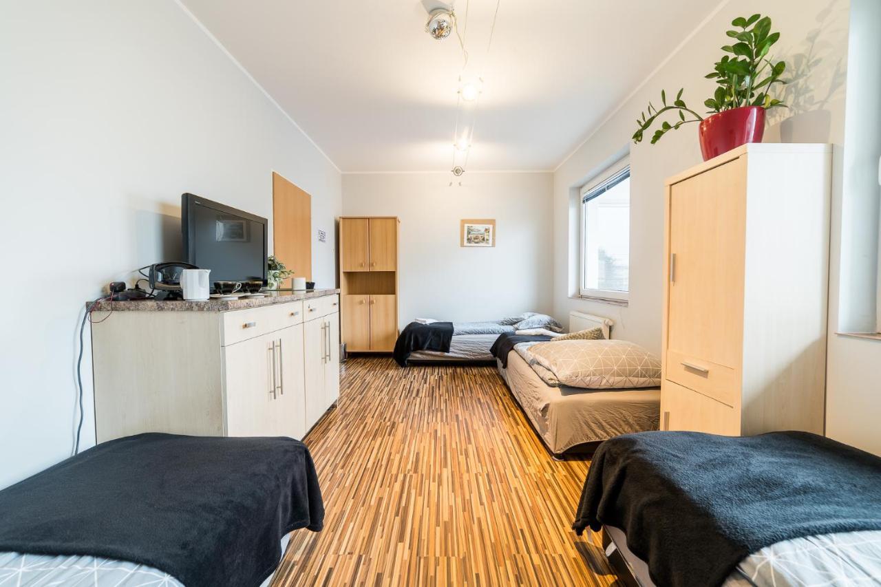 Pokoje Nad Pizzeria Poznań Eksteriør billede