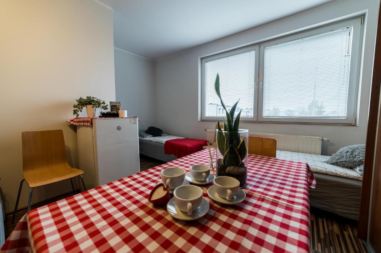Pokoje Nad Pizzeria Poznań Eksteriør billede