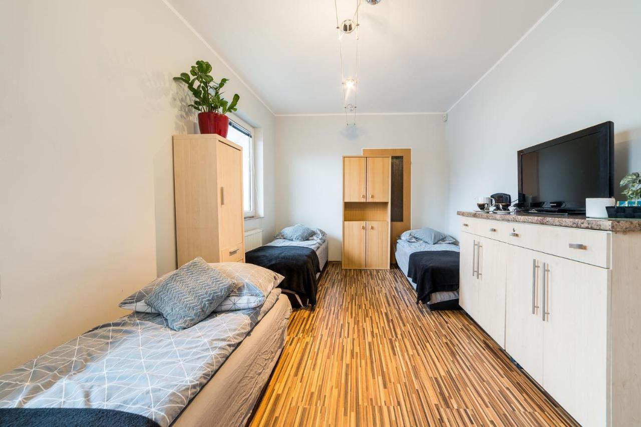 Pokoje Nad Pizzeria Poznań Eksteriør billede
