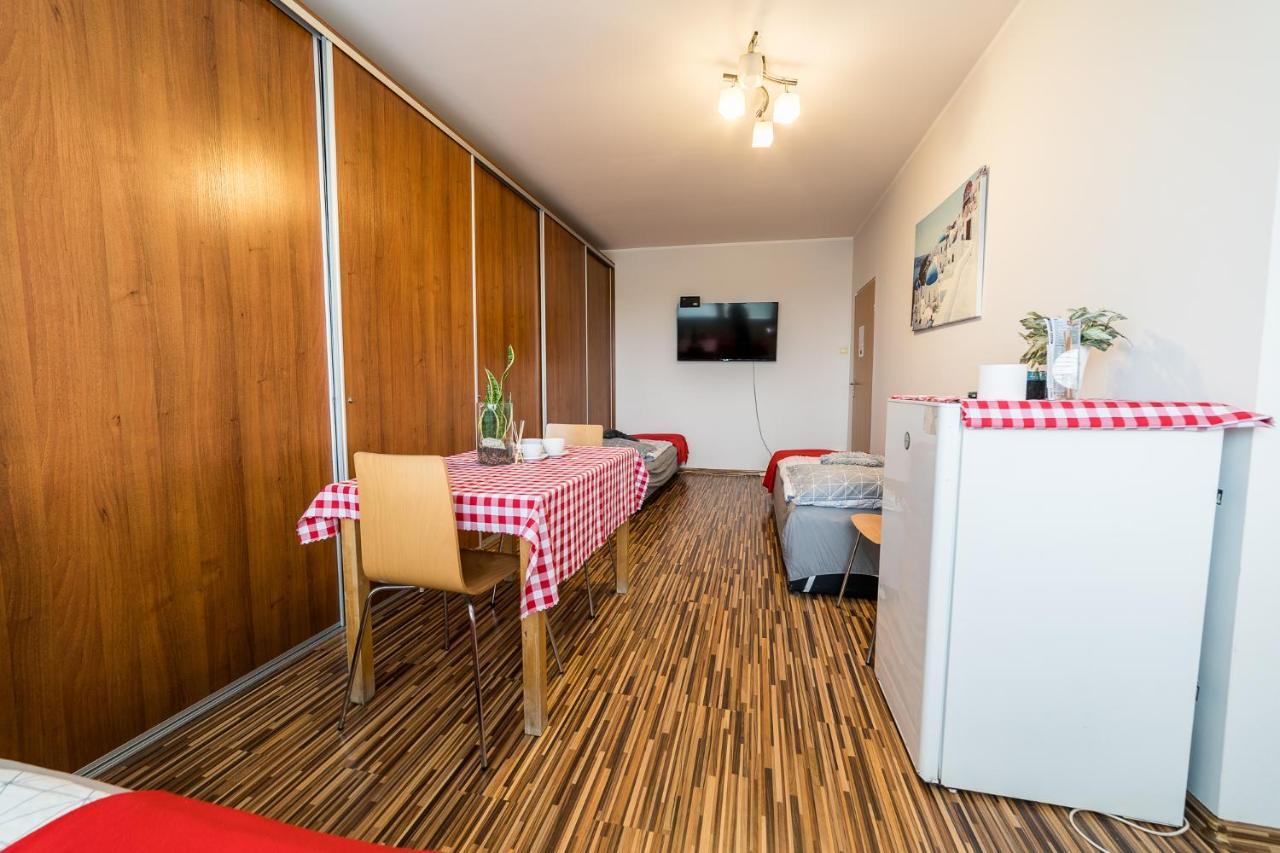 Pokoje Nad Pizzeria Poznań Eksteriør billede